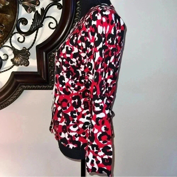 August Silk Heritage Women’s Red Black Animal Print Cardigan Sweater Size Large - Picture 5 of 13
